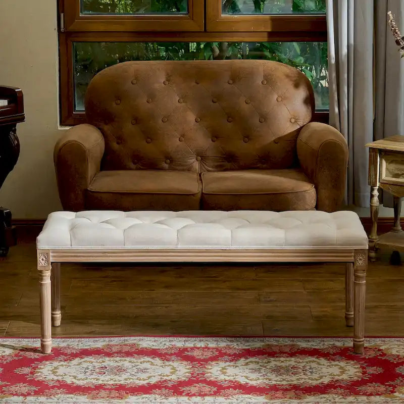 Banc capitonné vintage français extra long avec cadre en bois sculpté