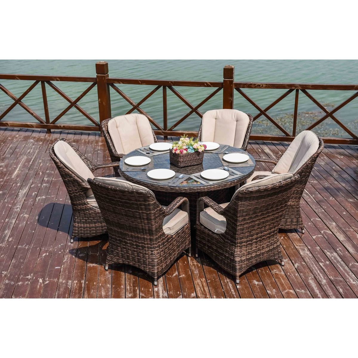 Ensemble de salle à manger rond 7 pièces en rotin tressé d'extérieur avec coussins par Moda Furnishings